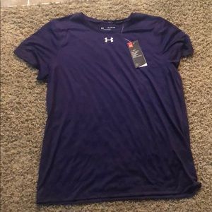 Women’s Under Armour heat gear shirt.